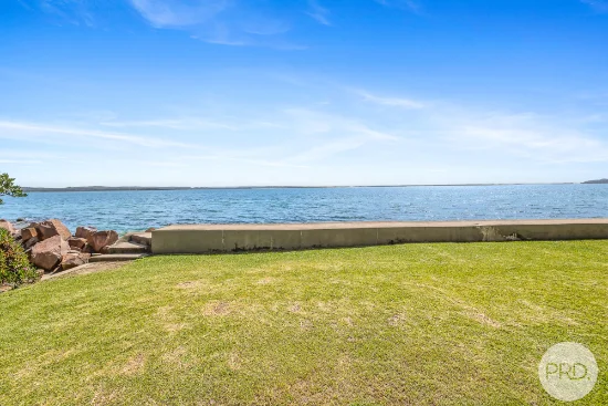2/32 Sandy Point Road, Corlette, NSW 2315