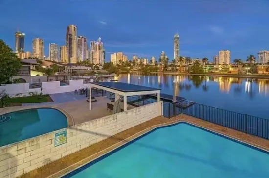 2/33 Sunrise Boulevard, Surfers Paradise, Qld 4217
