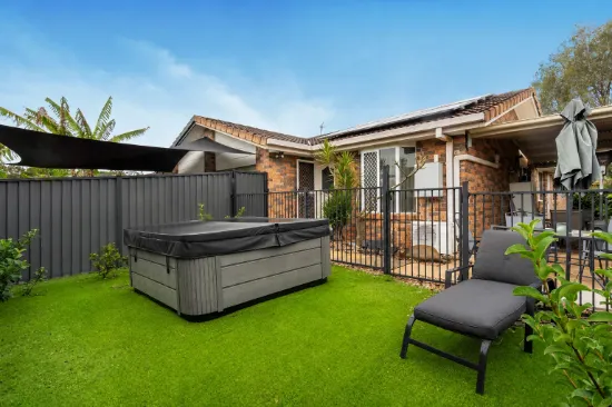 2/35 Kenny Drive, Labrador, Qld 4215