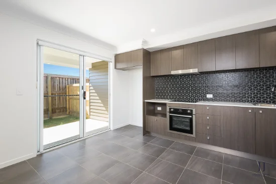 2/37 Paddington St, Bellmere, Qld 4510