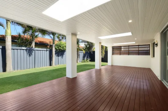2/4 Craft Court, Miami, Qld 4220