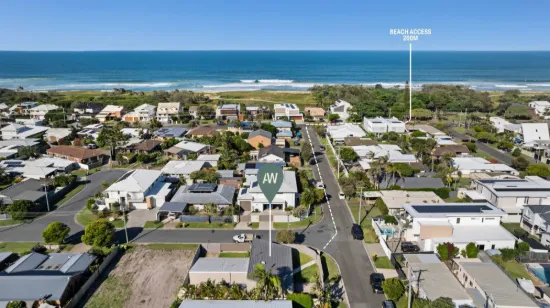 2/49 Saleng Crescent, Warana, Qld 4575