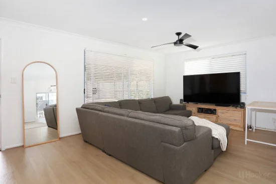2/5 Nevenia Street, Labrador, Qld 4215