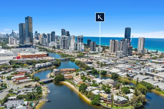 2/5 Orvieto Avenue, Mermaid Waters, Qld 4218