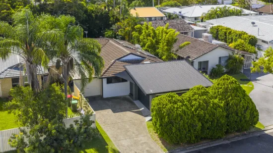 2/6 Russell Court, Miami, Qld 4220