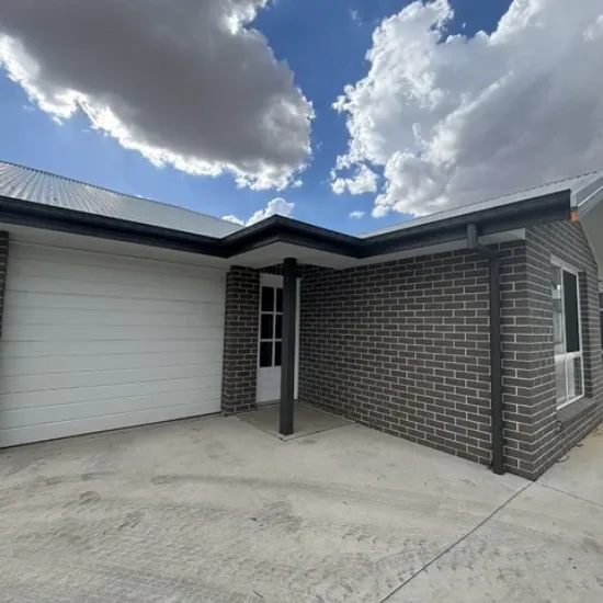 2/7 Patterson Street, Tamworth, NSW 2340