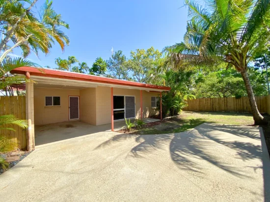2/76 Baronia Crescent, Holloways Beach, Qld 4878