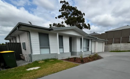 2/8 Silver Gum Cct, Edgeworth, NSW 2285 - For Rent