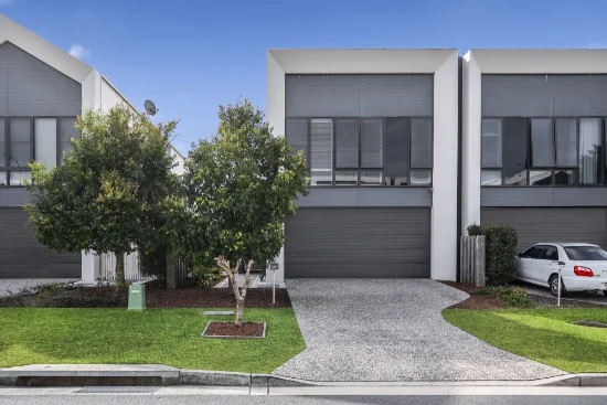 2/9 Magnoli Circuit, Palm Beach, Qld 4221 - For Sale