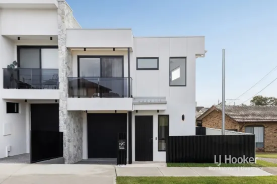 27C Elouera Crescent, Moorebank, NSW 2170