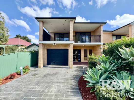 2A McKevitte Avenue, East Hills, NSW 2213