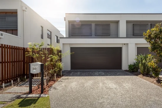 30 La Savina Dr, Coombabah, Qld 4216 - For Rent