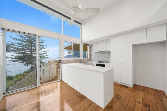 303 Lawrence Hargrave Drive, Clifton, NSW 2515
