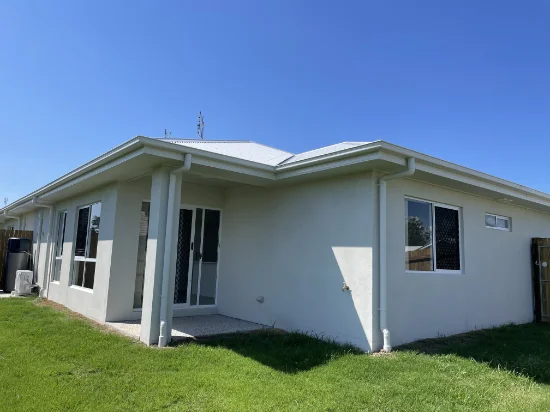 32 Bimbadean Circuit, Southside, Qld 4570