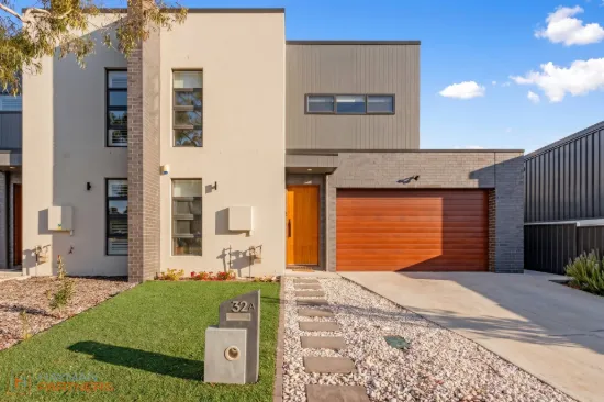 32 Hodgson Crescent, Pearce, ACT 2607
