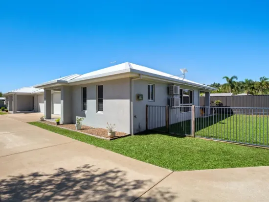 32 Midshipman Street, Mission Beach, Qld 4852