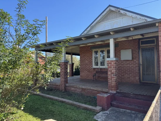 32 Victoria Street, Parkes, NSW 2870