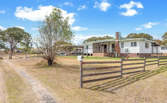 7 Manor Street, Jennings, NSW 4383