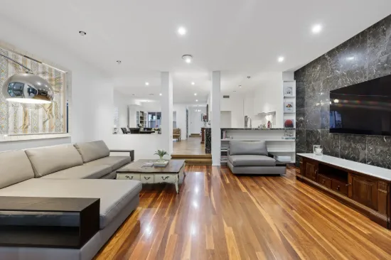 7006B Vista Drive, Benowa, Qld 4217-Image