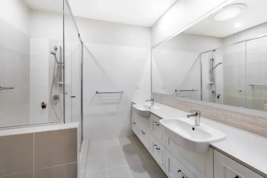 7006B Vista Drive, Benowa, Qld 4217-Image