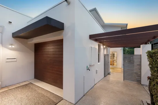 7006B Vista Drive, Benowa, Qld 4217-Image