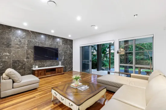 7006B Vista Drive, Benowa, Qld 4217-Image