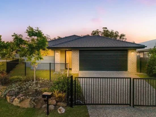 8 Elder Parade, Collingwood Park, Qld 4301