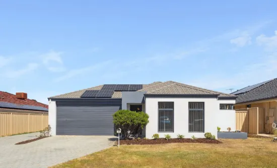 8A Paris Gardens, Hocking, WA 6065