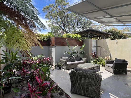 Unit 1/37 Katharina St, Noosa Heads, Qld 4567 - For Rent