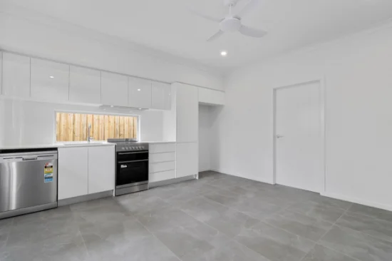 unit 2/16 Vue Close, Ormeau, Qld 4208