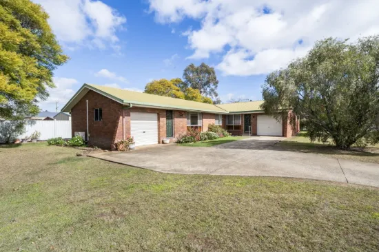 Units 1 & 2/4 Beauaraba Street, Pittsworth, Qld 4356