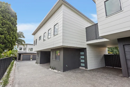 2/35 Pioneer Drive, Oak Flats NSW 2529-Image