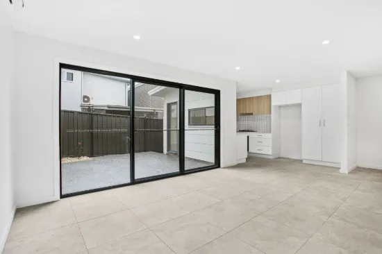 5/125 Crest Road, Albion Park NSW 2527-Image