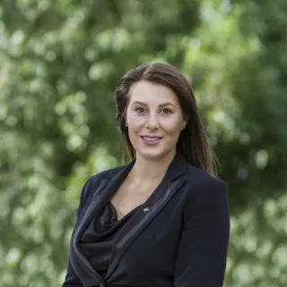Nicole Katsivelas - Real Estate Agent