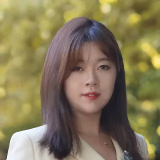 Kelly Han - Real Estate Agent