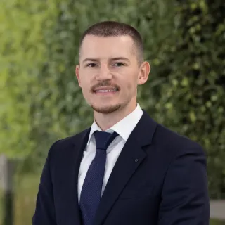 Ismet D - Real Estate Agent