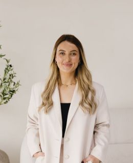 Meg  Dean - Real Estate Agent