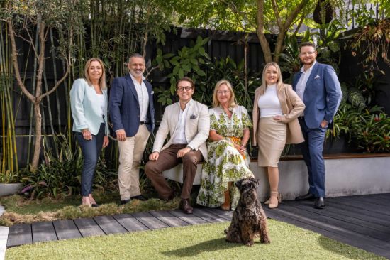 Oikos Real Estate - BARDON - Real Estate Agency