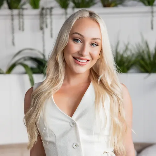 Georgia Pearl - Real Estate Agent at Ray White Kawana Waters