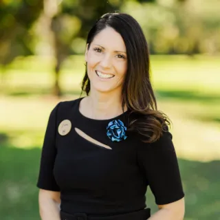 Lisa Barnes - Real Estate Agent
