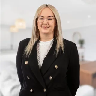 Ebony Simeoni - Real Estate Agent