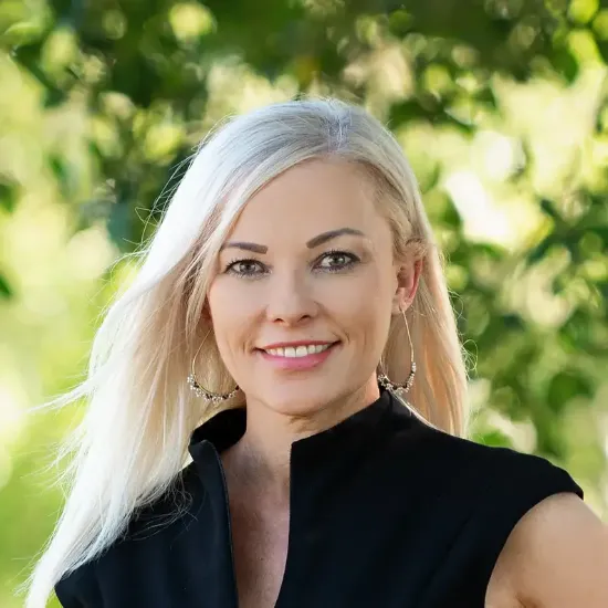 Lisa Etri - Real Estate Agent at Ray White - ROCHEDALE