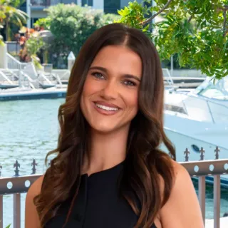 Zara  Harmer - Real Estate Agent