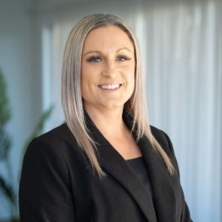 Jenna Ross - Real Estate Agent