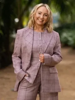 Elina Kalavus - Real Estate Agent