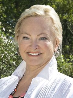 Elise Lau - Real Estate Agent