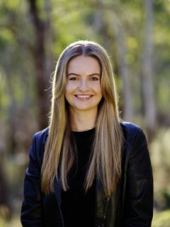 Eliza Dawson - Real Estate Agent