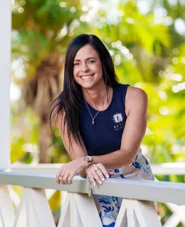 Elizabeth Hood - Real Estate Agent