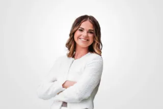 Elizabeth Ledger - Real Estate Agent