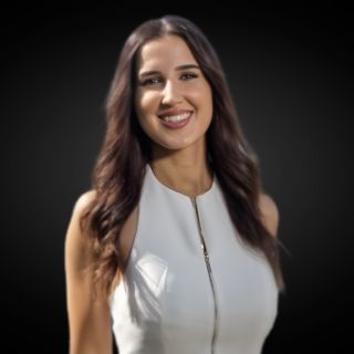 Elle Ambrose - Real Estate Agent